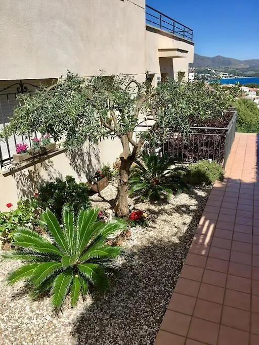 Sensational Apartment With Panoramic Views Llanca