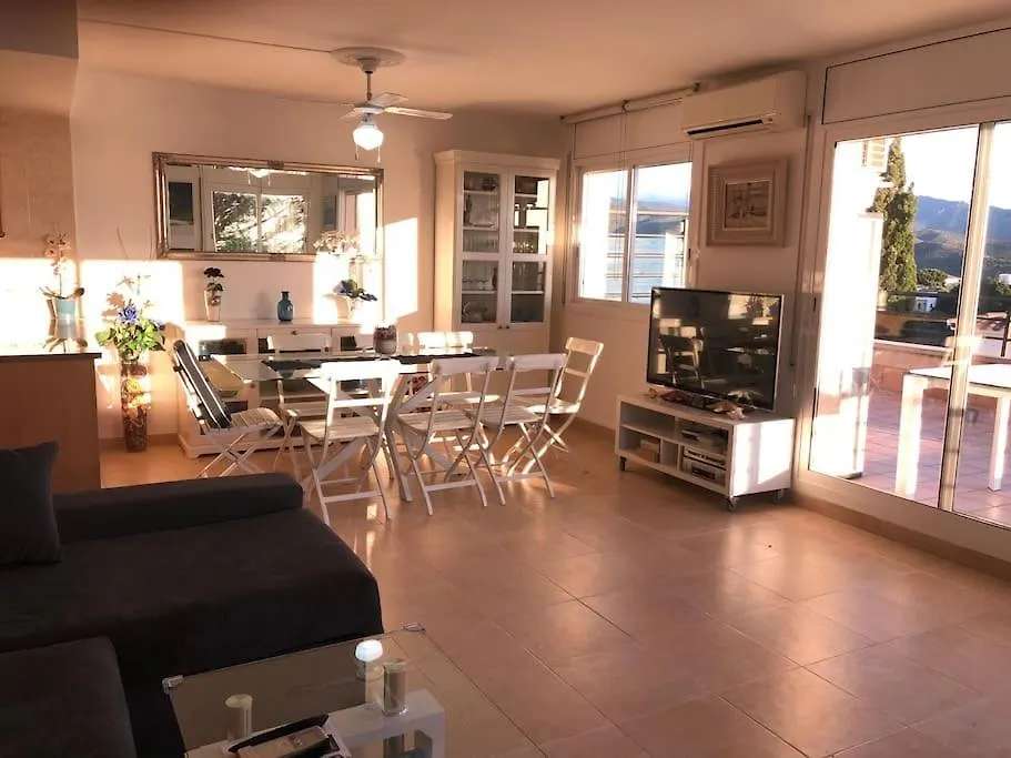 Sensational Apartment With Panoramic Views Llanca
