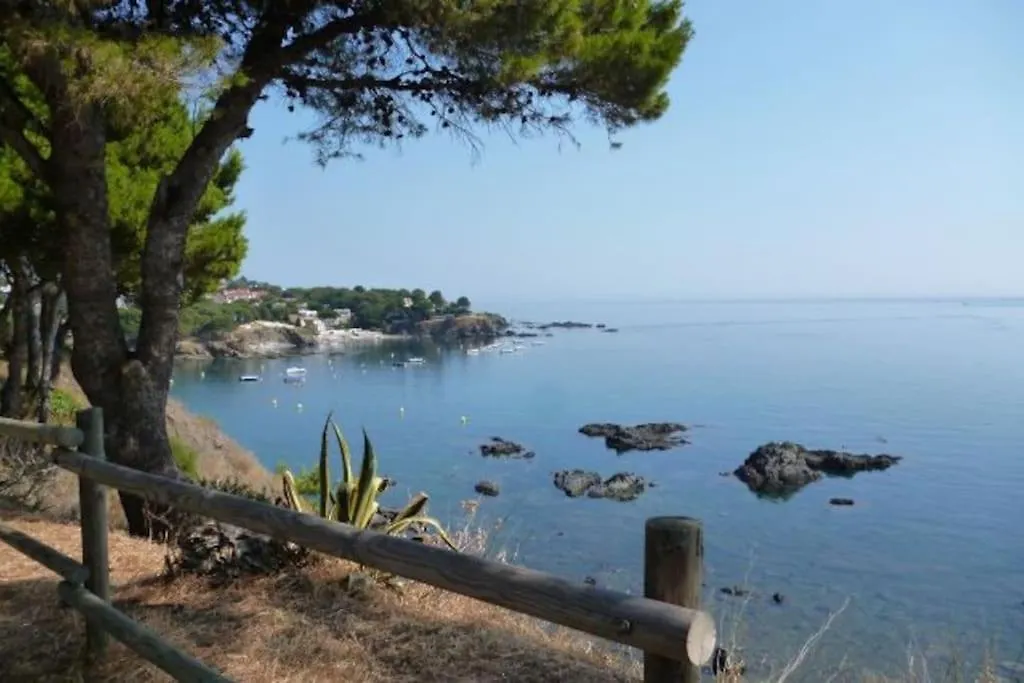 Sensational Apartment With Panoramic Views Llanca